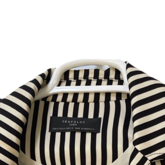 Zara TRF black cream strike blazer size XS like new - Picture 7 of 8